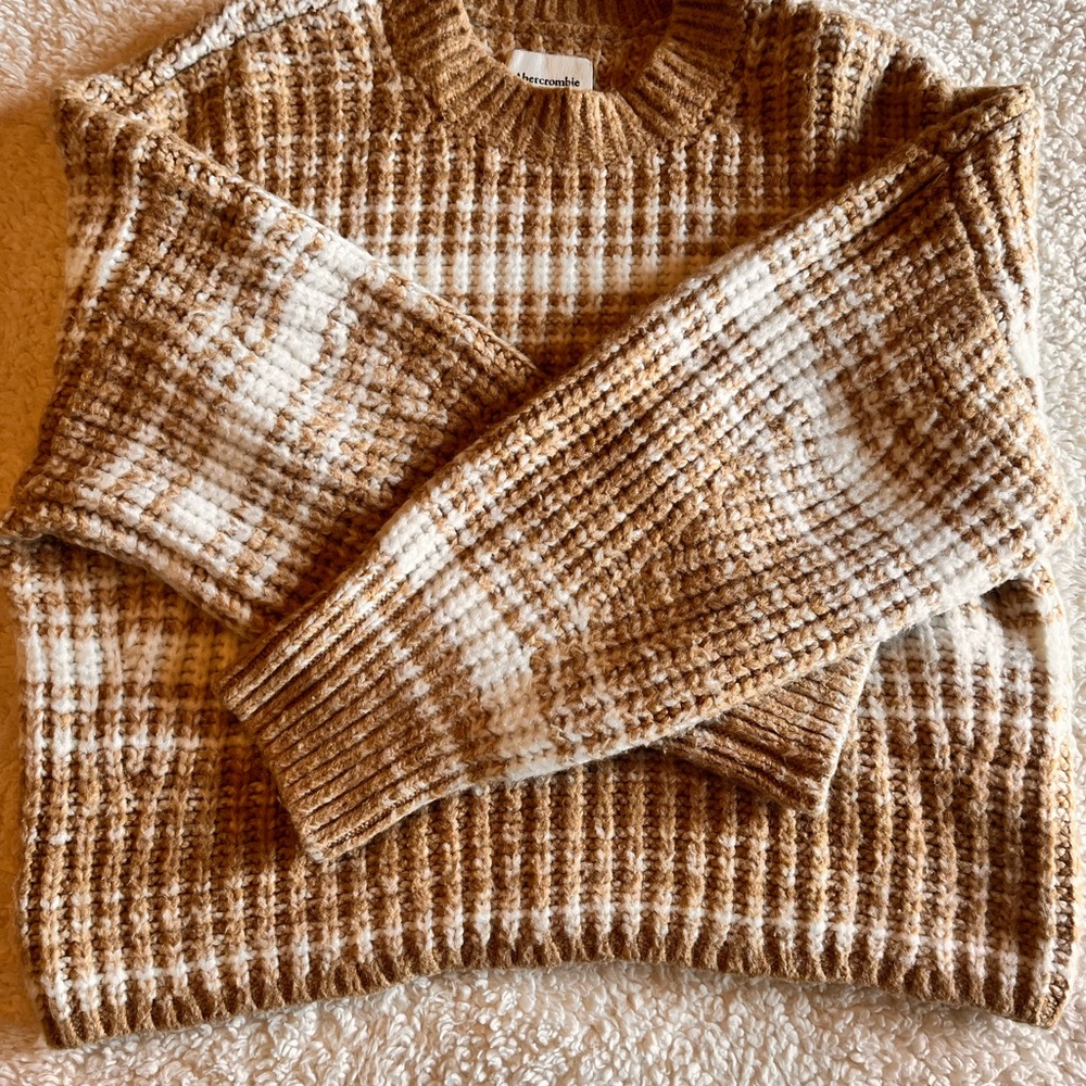 Abercrombie & Fitch Tan Knit Sweater
